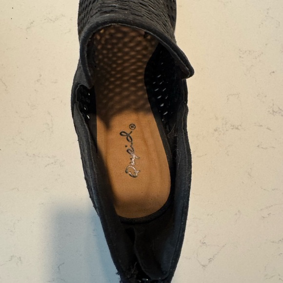 Booties - Picture 4 of 4